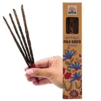 encens-masala-botanique-naturel-bois-de-santal sur fond blanc